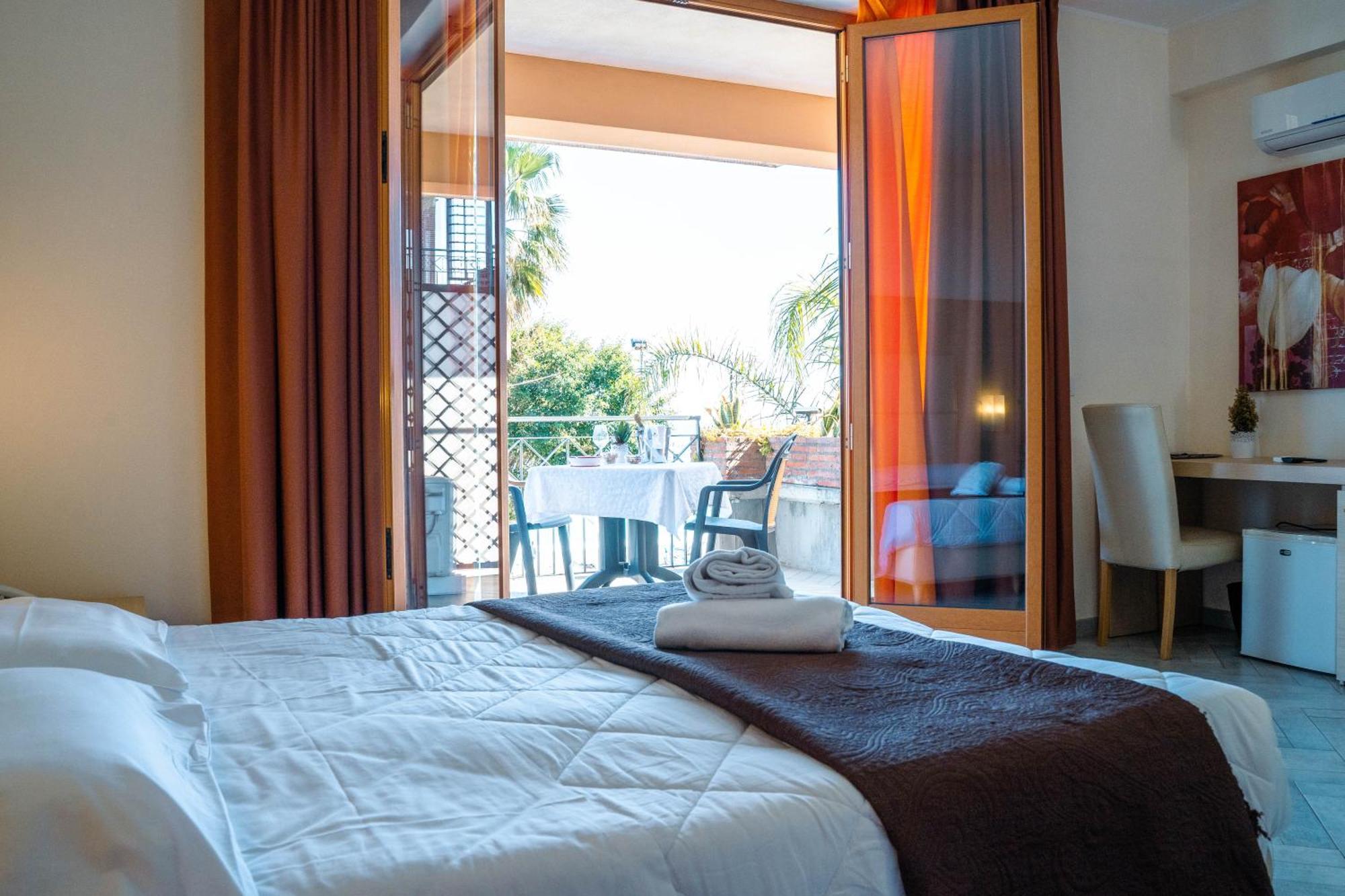 Taormina Hotel Calipso Mazzeo Extérieur photo