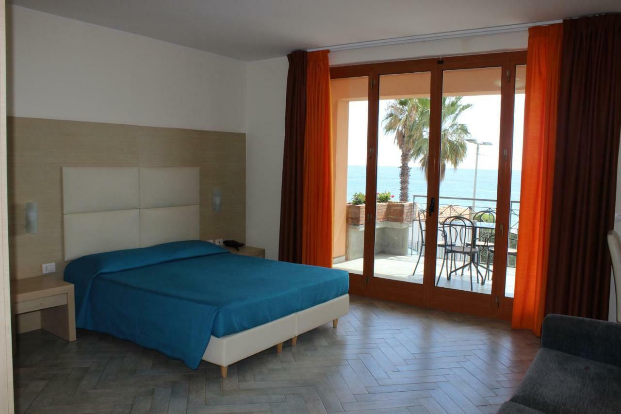 Taormina Hotel Calipso Mazzeo Extérieur photo
